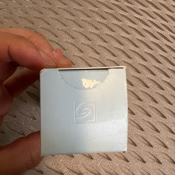 DISCOLORATION DEFENSE NWOT - Picture 2 of 4